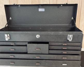 Kennedy Machinist Toolbox Model 526 8-Drawer 27"L x 14"T x 8.5W w/ Key