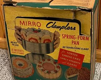 Mirrow springform pan with box
