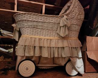 Vintage Bassinet 