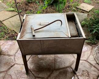 Ice Hook, Washing tub