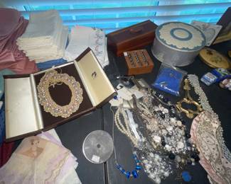 Hankies, Scarves, Beaded Collars, Modern Jewelry Vintage Tins & Boxes