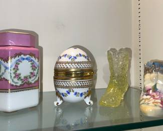 Egg trinket Box, Fenton Glass Boot