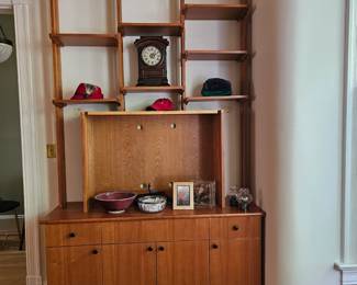 Very nice well designed multi purpose wall system.