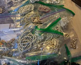 Vintage and costume pearls 