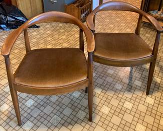 authentic mid century modern Hans Wegner chairs, special!