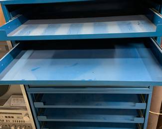 tool drawers wit pull out drawers