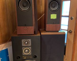 Fisher home stereo speakers, Realistic walnut cabinets, need woofers