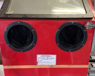 sand blasting cabinet