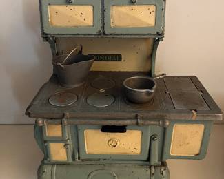 Children’s Admiral cast iron stove with accessories 