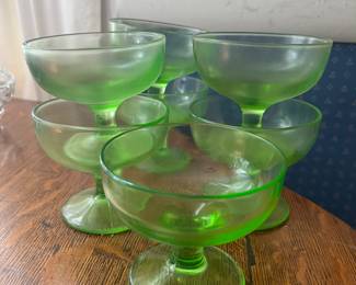 Uranium glass dishes