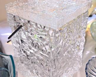 Vintage lucite ice cube ice bucket