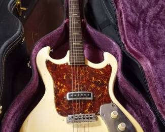 Vintage Kawai Kingston Guitar.