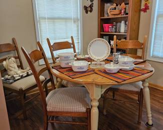 Wood Round Dining / Kitchen Table with 4 Upholstered Wooden Chairs