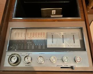 A20 - $325. Zenith Model SFF2535 Stereo Cabinet. WORKS!