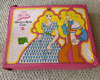 A127 - $75 - Sleep 'n Keep Case. Bed is in great shape. 