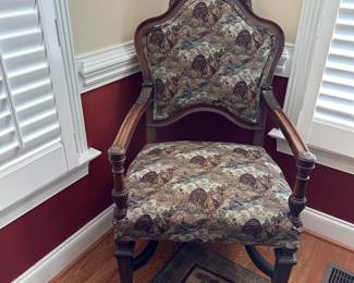 A34 - $150.  Dining Table & Chairs.  Good Condition. Sturdy! Measures 44" wide, 69.5" long, 30.5" tall (without leaves)Includes two 11" leaves  (adds 22"). 