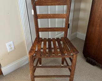A44 - $20 chair - Measures 18" wide, 15" deep, 34.5" tall