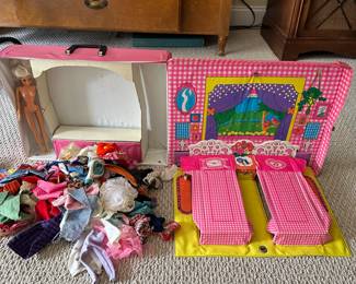 A127 - $75 - Sleep 'n Keep Case. Bed is in great shape. 