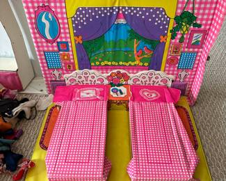 A127 - $75 - Sleep 'n Keep Case. Bed is in great shape. 