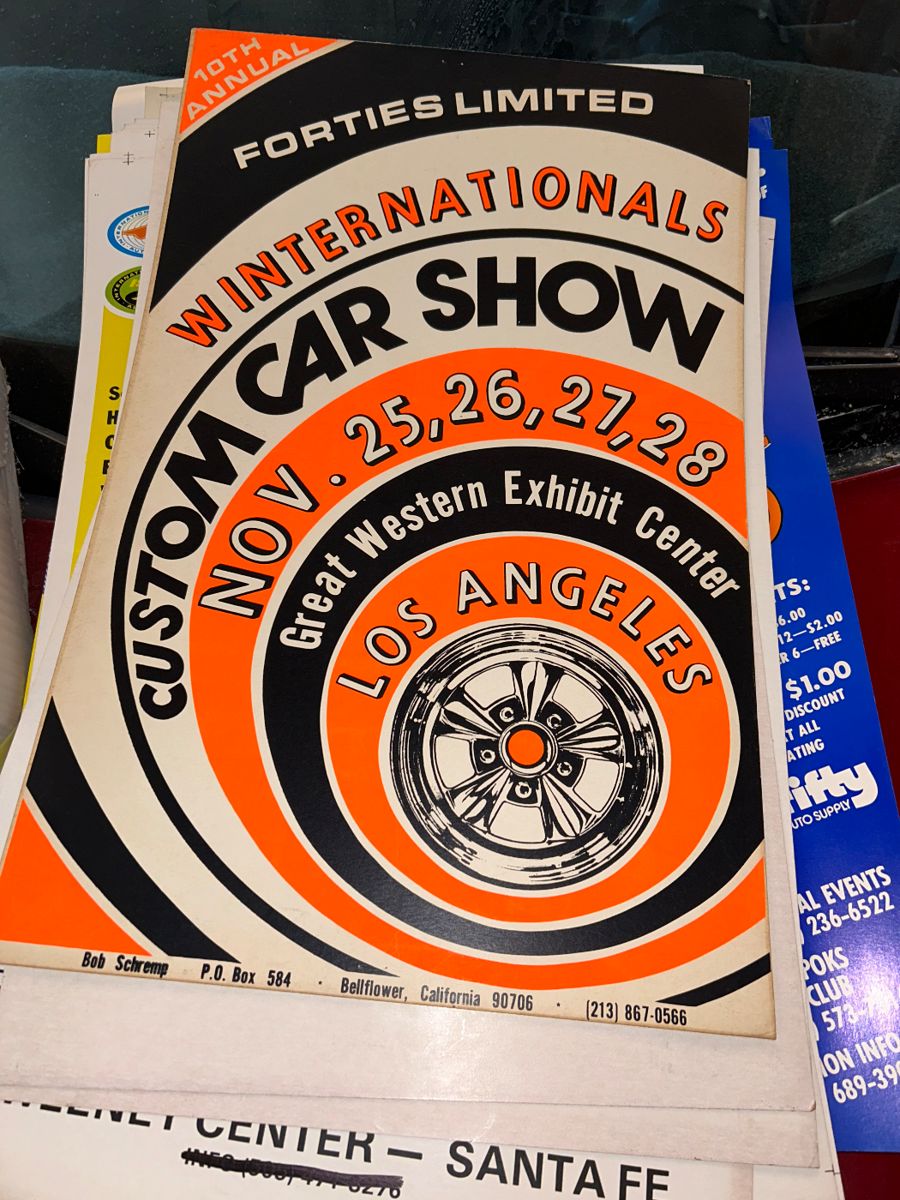 TALL ROB'S HUGE VINTAGE AUTOMOBILIA WEST... starts on 10/10/2024