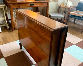 Closed up Maple Wood Table