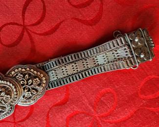 Look at this wonderful detail. 