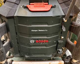 An excellent NEAR MINT Bosch Portable generator! WORKS PERFECTLY! 
