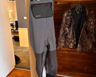 A BEAUTIFUL set of SIMMS Chest High Gore-Tex Waders? Excellent condition! 