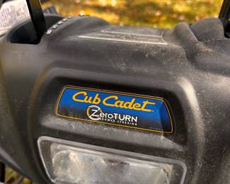 Fantastic Cub Cadet Snow Blower! Excellent! Comes with Snow Cab! 