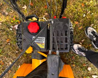 Fantastic Cub Cadet Snow Blower! Excellent! Comes with Snow Cab! 