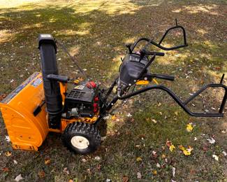 Fantastic Cub Cadet Snow Blower! Excellent! Comes with Snow Cab! 