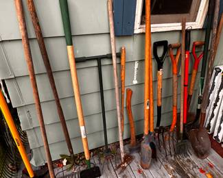 An assortment of excellent garden tools! 