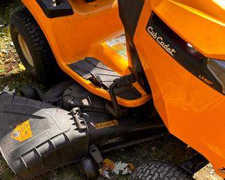 Fantastic Cub Cadet Riding Lawnmower! In perfect condition with accessories! Runs perfectly and cuts grass beautifully! 