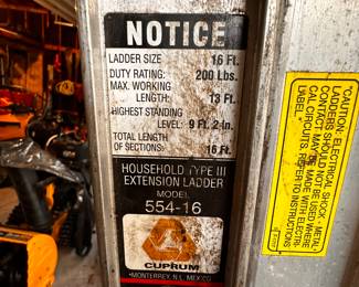 An excellent 16' Aluminum extension ladder! 