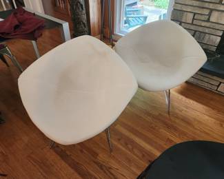 Pair bertoia diamond chairs inv 108
