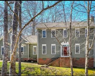 Lovely Skimino Landing Estates home!