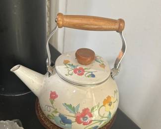 Tea kettle
