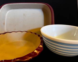 Pampered Chef & vintage Pyrex 