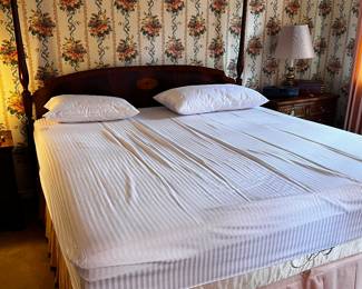 Hekman two poster banded mahogany bed