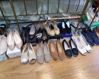 Women's shoes (mostly sizes 10-11 & new)