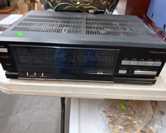 Realistic SA 1000 Stereo Amplifier