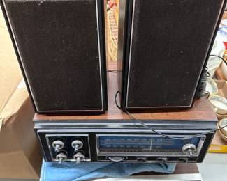 Sylvania Model RS400R Stereo Reciever with Speakers