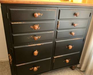 Chest of drawers