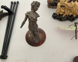 Small bronze missing arm