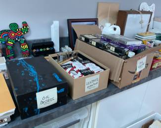 Art supplies en Masse-have been separated out