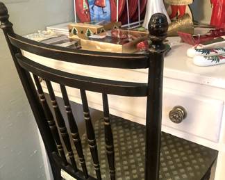 Single chair; Christmas plates
