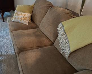 Nice couch and excellent condition