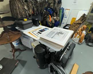 LOTS OF HUNTING CLOTHES, MOSSY OAK, SCENT LOCK AND MORE 