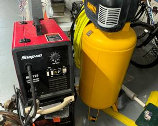 DEWALT AIR COMPRESSOR 