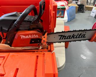 MAKITA CHAINSAW